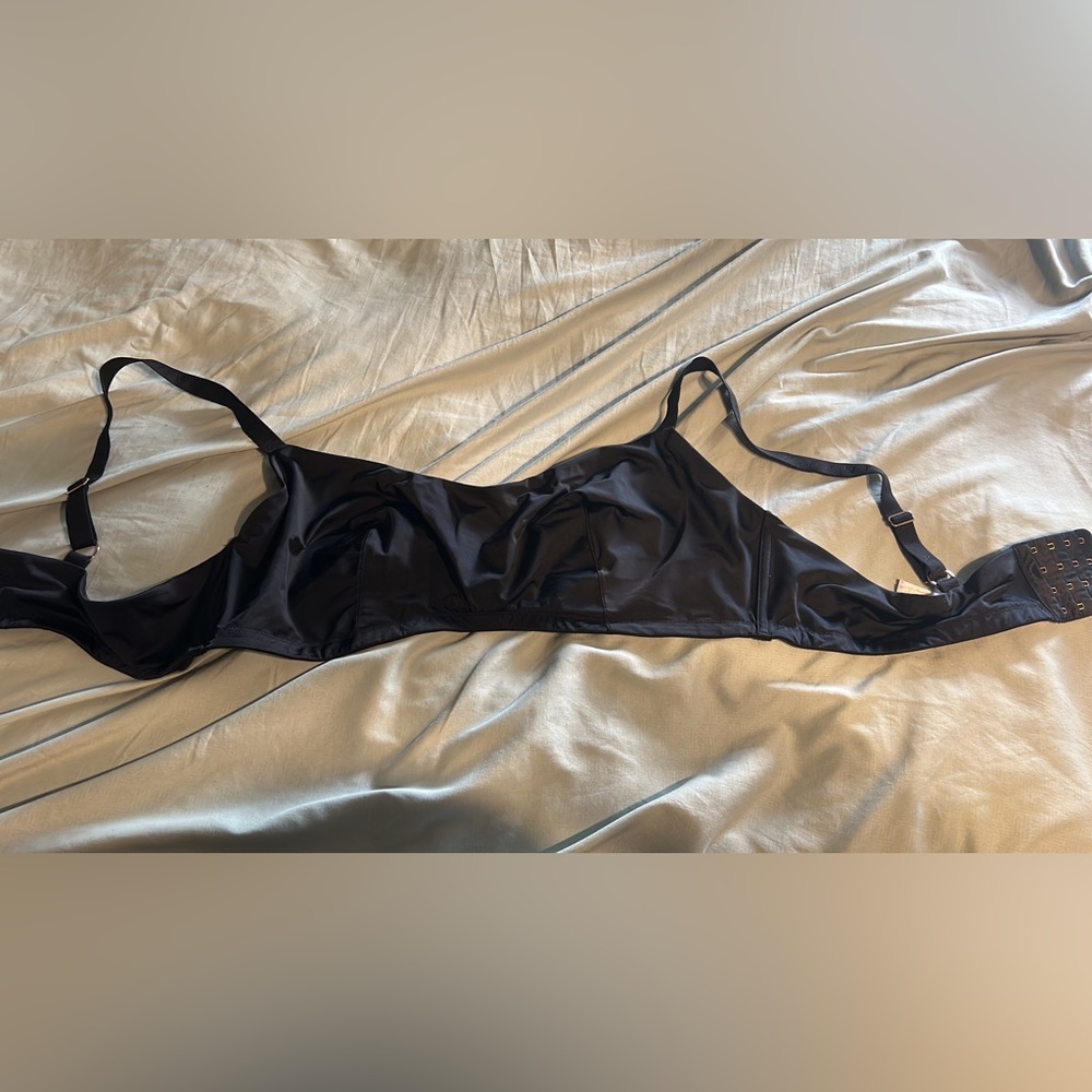 EUC Savage x Fenty black bralette size 4x - Picture 6 of 7